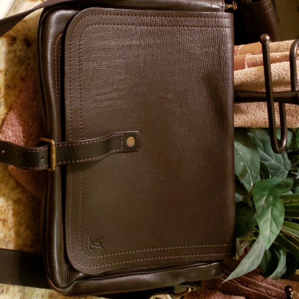 Louis Vuitton messenger bag